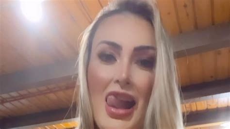 andressa urach bucetinha|Andressa Urachs